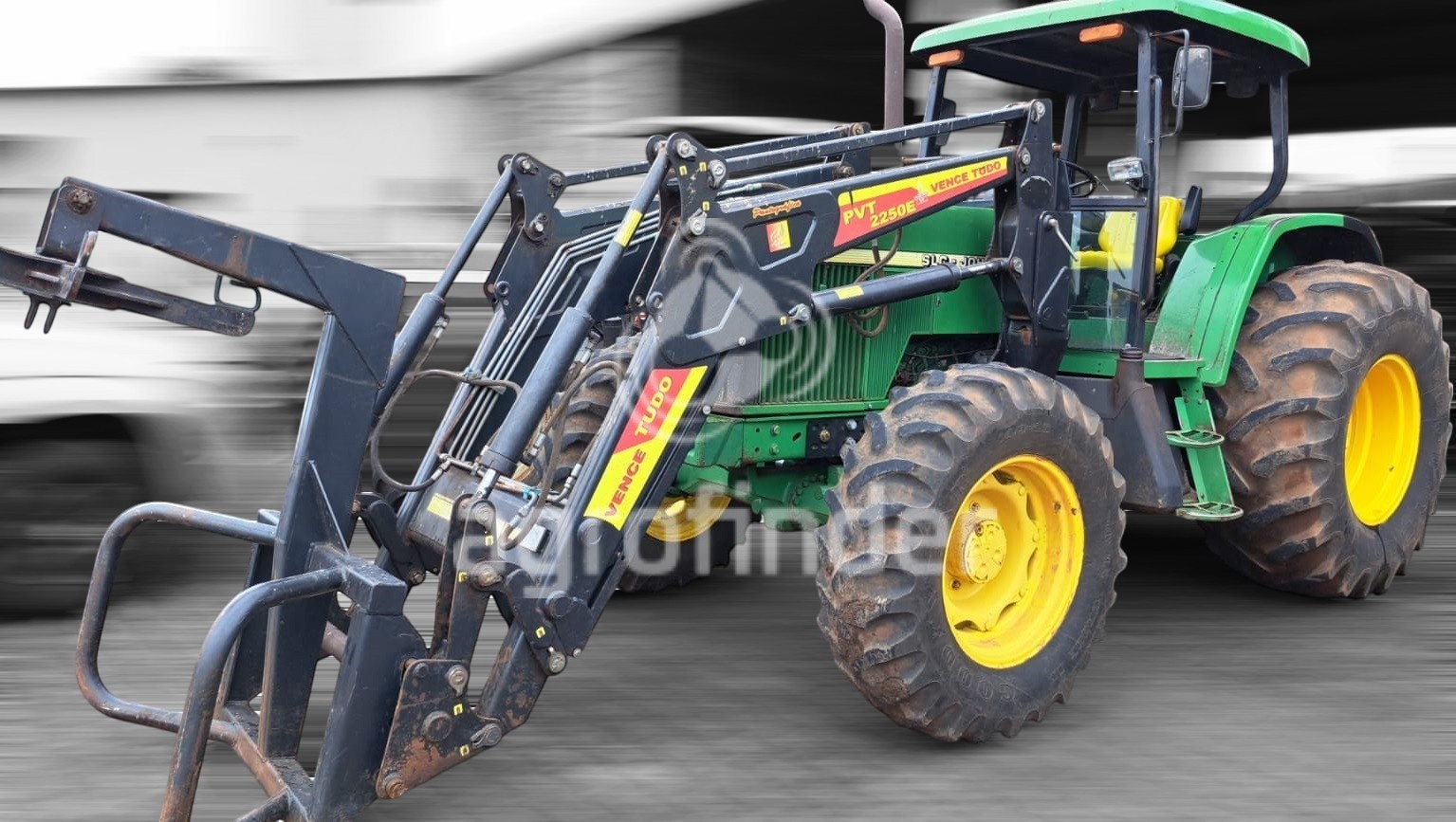 Trator John Deere 6600 ano 2000 - 6600 - Máquinas Agrícolas