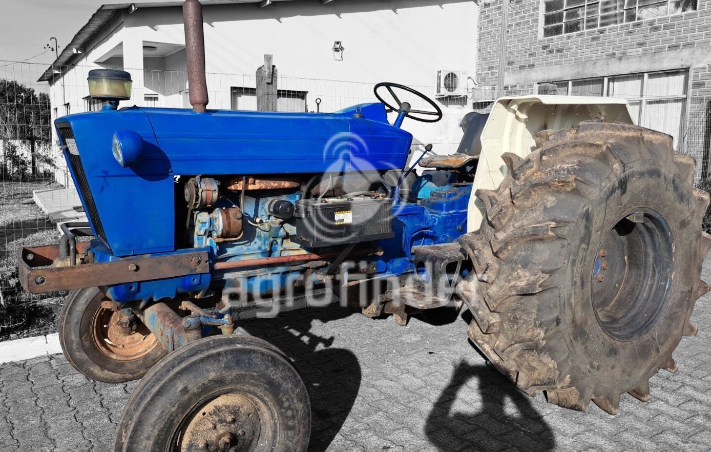 Trator Ford 6600 ano 1982