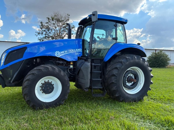 Trator New Holland T8
