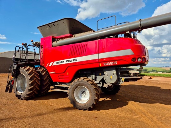 Colheitadeira Massey Ferguson MF 9895 ano 2017