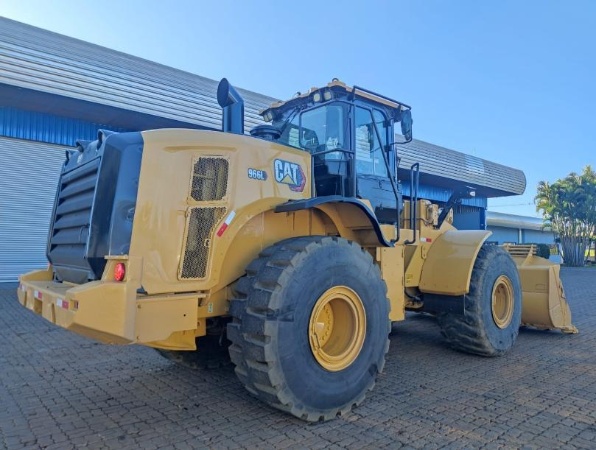 Pá Carregadeira Caterpillar 966L ano 2021