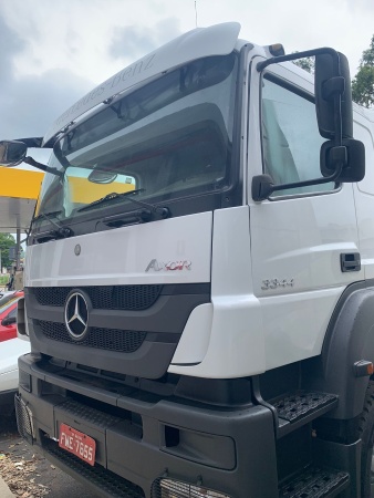Caminhão Mercedes Benz Axor 3344 ano 2017