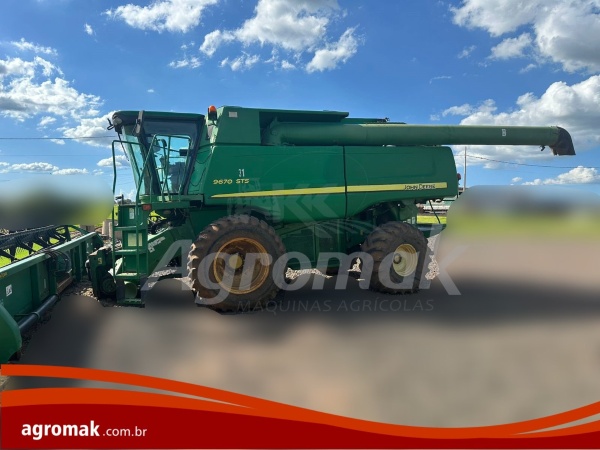 Colheitadeira John Deere 9670 STS   ano 2013 - 9670 STS   - Máquinas Agrícolas
