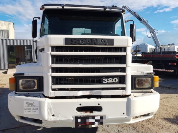 Caminhão Scania 113/320