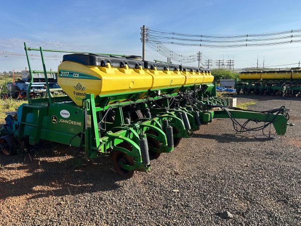 Plantadeira John Deere 2117 ano 2018