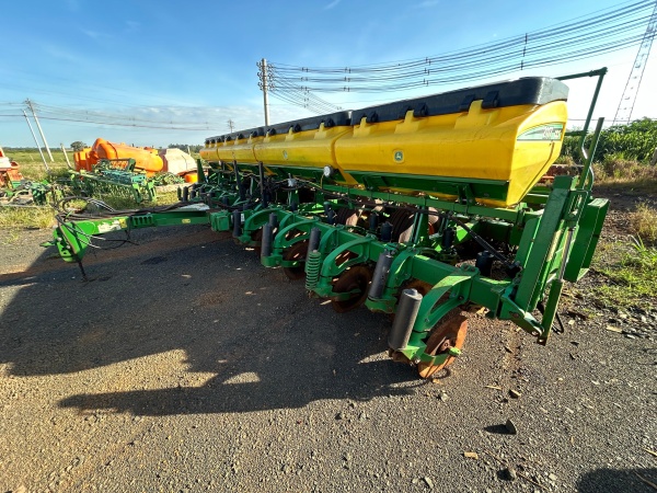 Plantadeira John Deere 2117 ano 2018