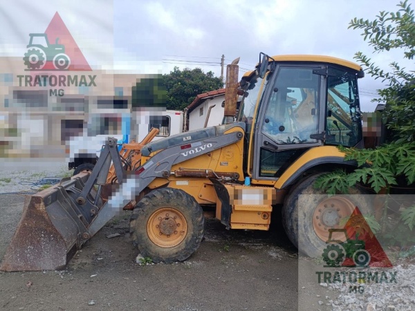 Retroescavadeira Volvo BL70 ano 2014