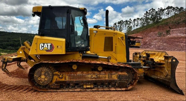 Trator de Esteira Caterpillar D4 ano 2021