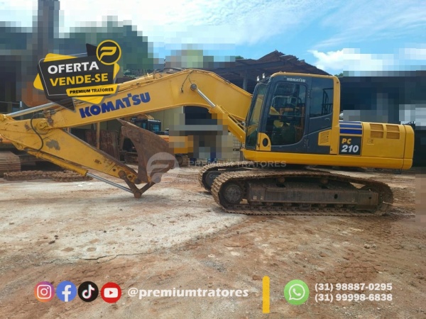 Escavadeira Komatsu PC210 ano 2021