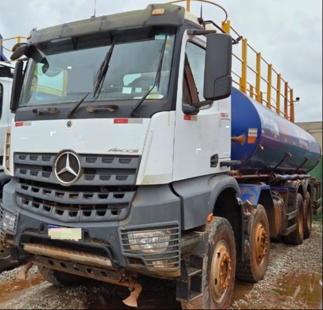 Caminhão Mercedes Benz Arocs 4851 ano 2023