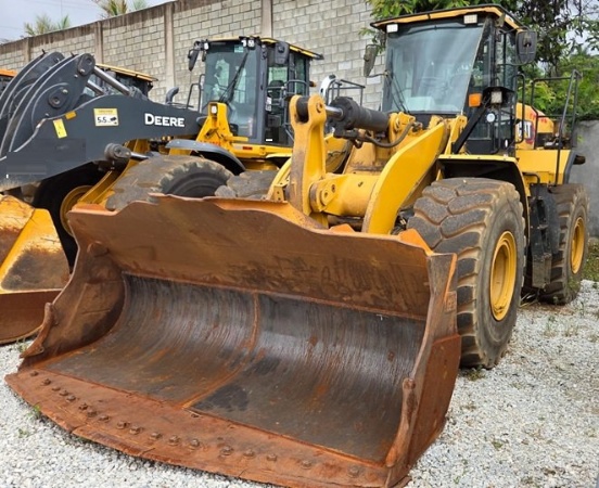 Pá Carregadeira Caterpillar 966L ano 2022 - 966L - Máquinas de Linha Amarela