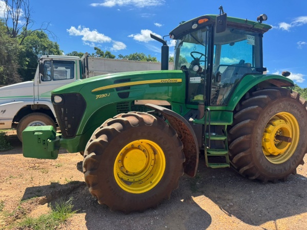 Trator John Deere 7230J ano 2024 - 7230J - Máquinas Agrícolas