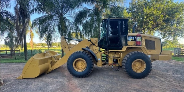 Pá Carregadeira Caterpillar 938K ano 2016