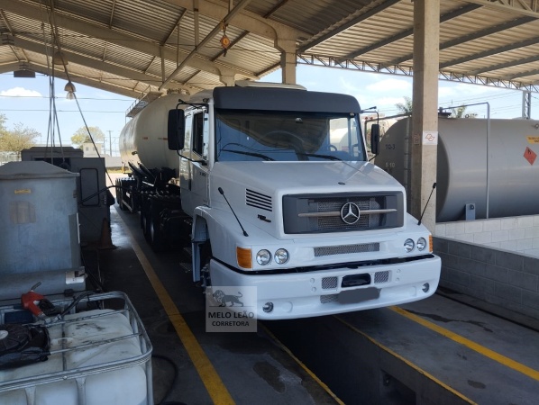 Caminhão Mercedes Benz LS-1634 6X2 2P ano 2008