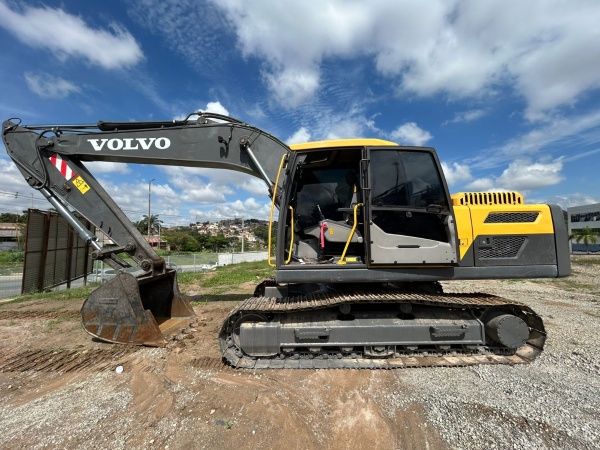 Escavadeira Volvo EC220D ano 2018