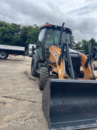 Retroescavadeira Case 580 N  ano 2019