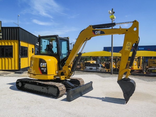 Mini Escavadeira Caterpillar 305.5E2 ano 2014