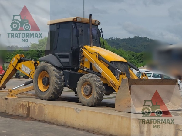 Retroescavadeira JCB 3C ano 2015 - 3C - Máquinas de Linha Amarela