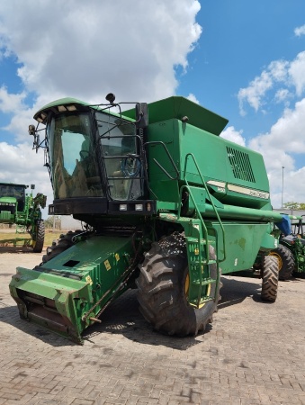 Colheitadeira John Deere 1450 ano 2004