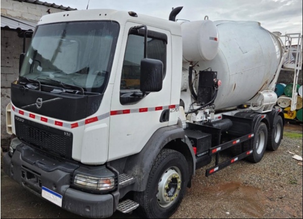 Caminhão Volvo VM 270 ano 2021