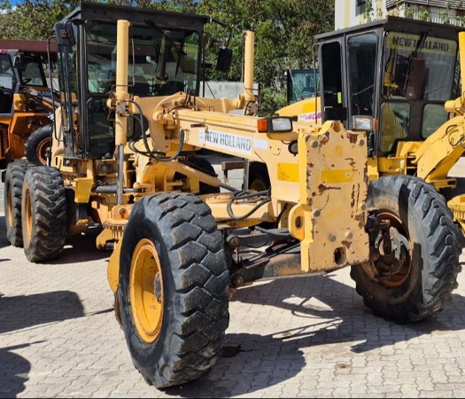 Motoniveladora New Holland RG170.B  ano 2008