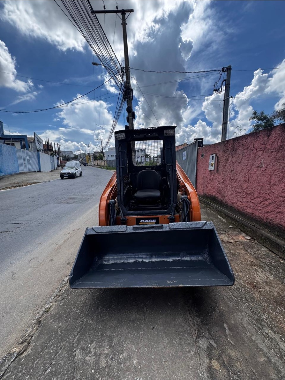 Mini Carregadeira Case SR150B ano 2013