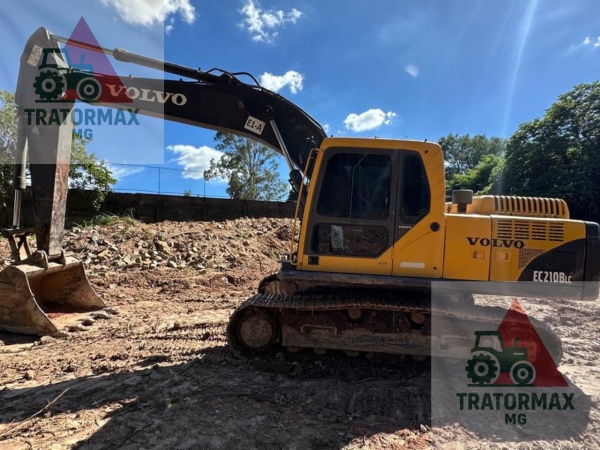 Escavadeira Volvo EC210BLC ano 2013