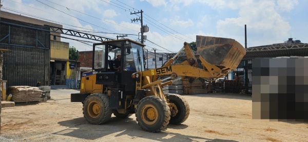 Pá Carregadeira Sem 618D ano 2022