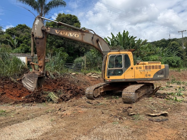 Escavadeira Volvo EC240BLC ano 2013