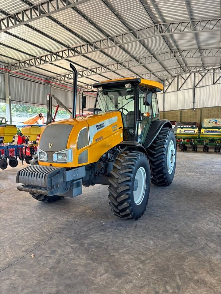 Trator Valtra BM125i ano 2012