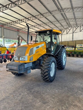 Trator Valtra BM125i ano 2012