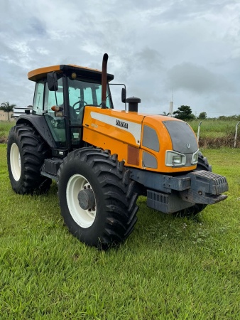 Trator Valtra BH 165 ano 2011