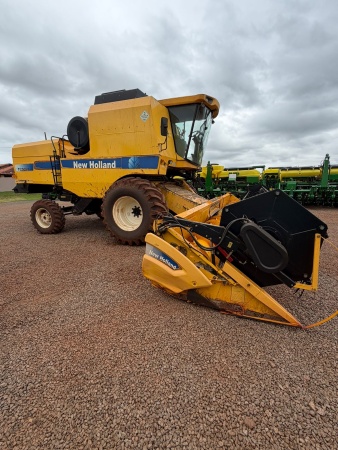 Colheitadeira New Holland TC 5090   ano 2013