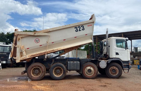 Caminhão Scania G 440 ano 2013