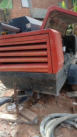 Compressor de ar Chicago Pneumatic 400Q ano 2012