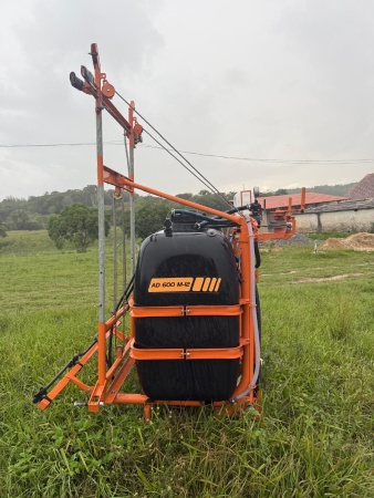 Pulverizador Adventure Pulverizador Águia 600 Litros Barra de 12 Metros ano 2024