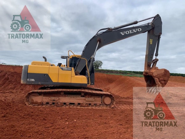 Escavadeira Volvo EC220DL ano 2021
