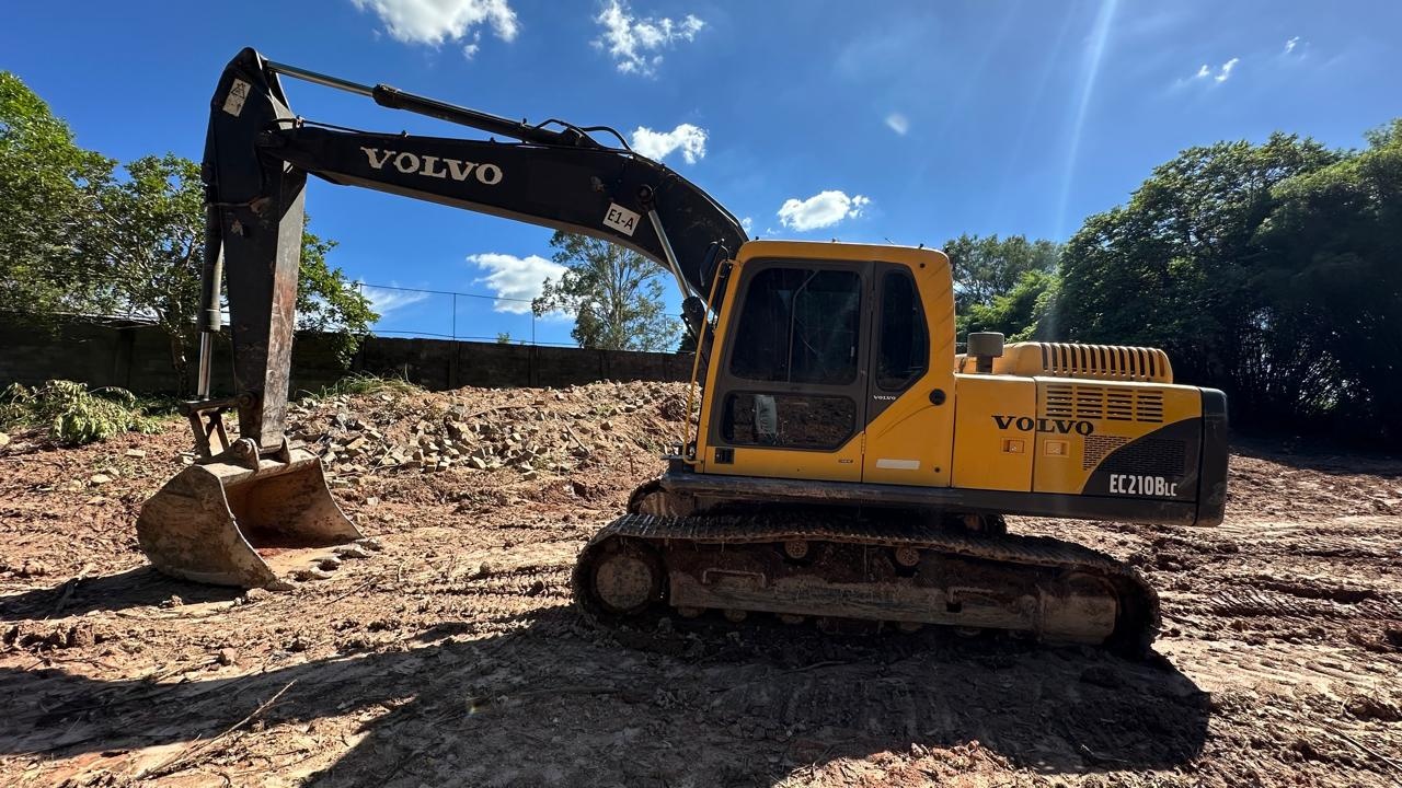 Escavadeira Volvo EC210BLC ano 2013