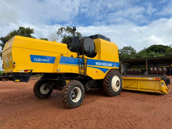 Colheitadeira New Holland TC 5090 ano 2019
