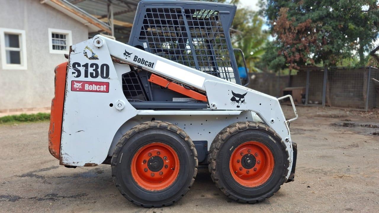 Mini Carregadeira Bobcat S150 ano 2011