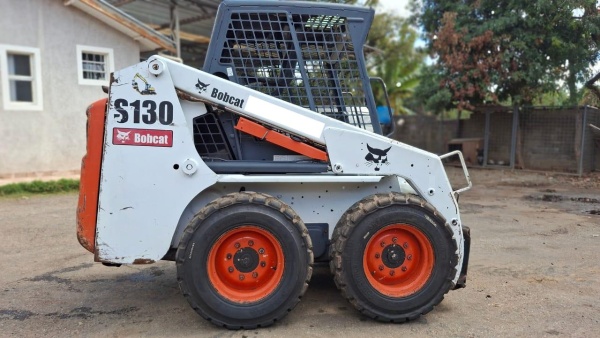 Mini Carregadeira Bobcat S150 ano 2011
