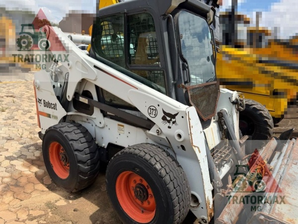Mini Carregadeira Bobcat S650 ano 2011