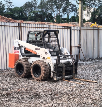 Mini Carregadeira Bobcat S150 ano 2012