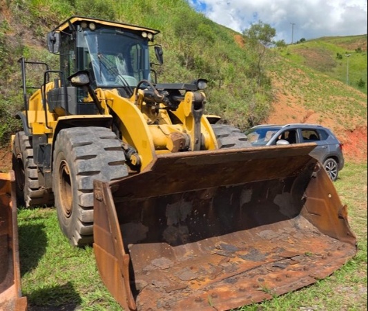 Pá Carregadeira Caterpillar 950L ano 2021 - 950L - Máquinas de Linha Amarela