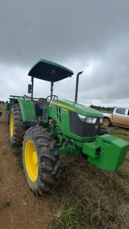 Trator John Deere 5080E ano 2023