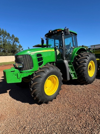 Trator John Deere 6190J ano 2017