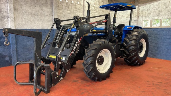 Trator New Holland 7630 ano 2018 - 7630 - Máquinas Agrícolas