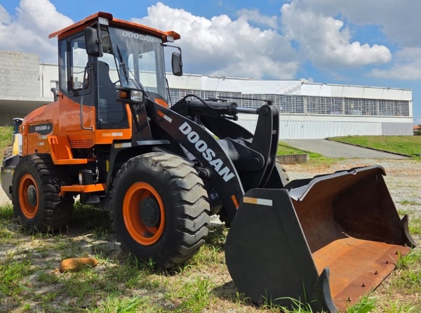 Pá Carregadeira Doosan SD200-3EX10 ano 2023