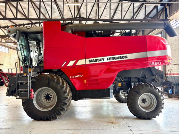 Colheitadeira Massey Ferguson MF6690 ano 2022 - MF6690 - Máquinas Agrícolas