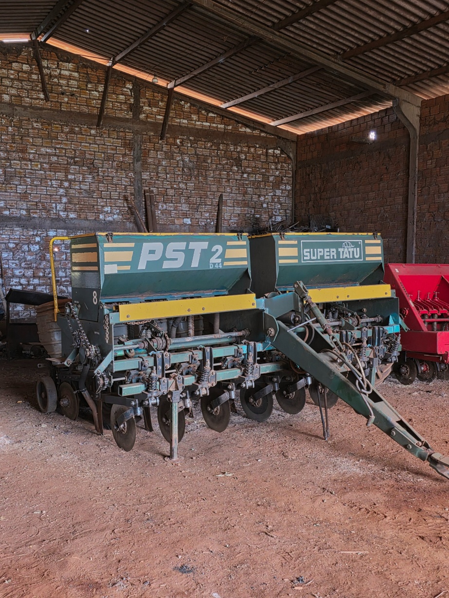 Plantadeira Tatu PST 2 ano 1997
